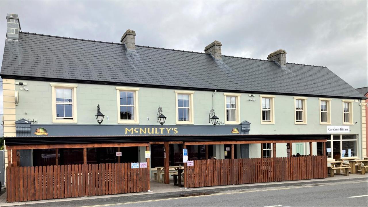 Mcnulty'S Guest House 에니스크론 외부 사진