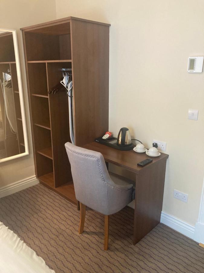 Mcnulty'S Guest House 에니스크론 외부 사진